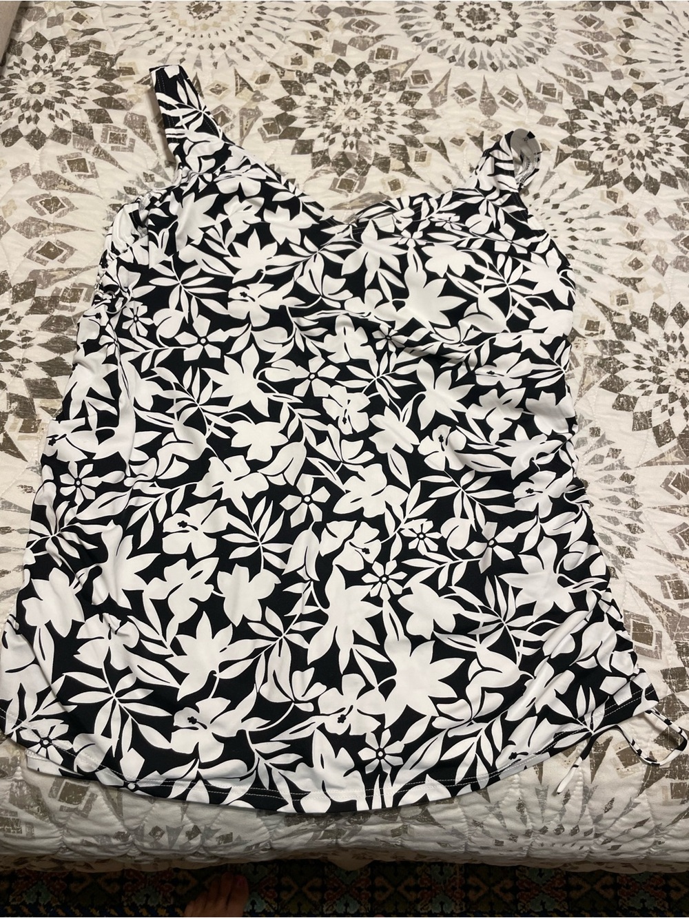 Black & White Tropical 18 Tall Tankini